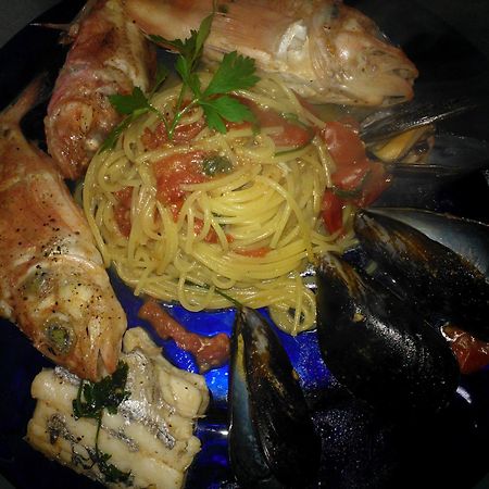Hotel Ristorante Antica Marina Никотера-Марина Экстерьер фото