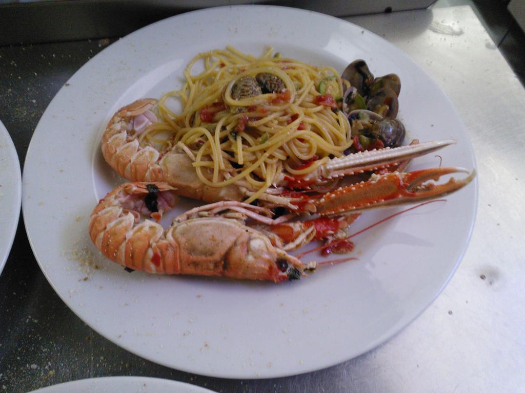 Hotel Ristorante Antica Marina Никотера-Марина Экстерьер фото