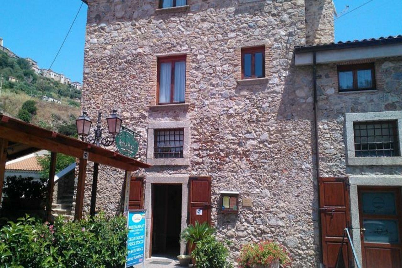 Hotel Ristorante Antica Marina Никотера-Марина Экстерьер фото